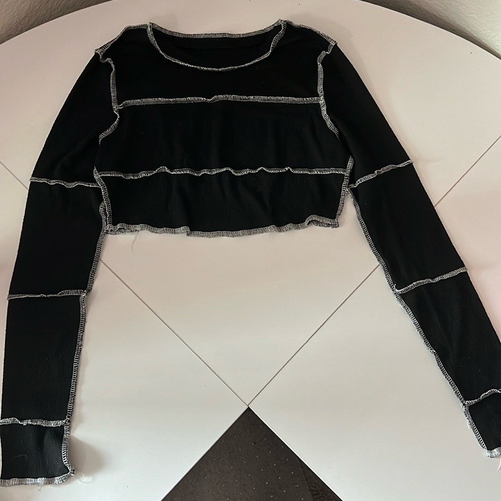 long sleeve forever21 crop top